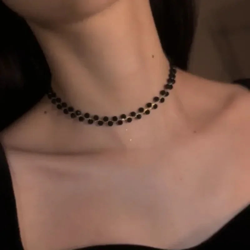 High Sense of Black Crystal Necklace Luxury Niche Design All Collarbone Chain Temperament Fashion Pull Pearl Neck Chain